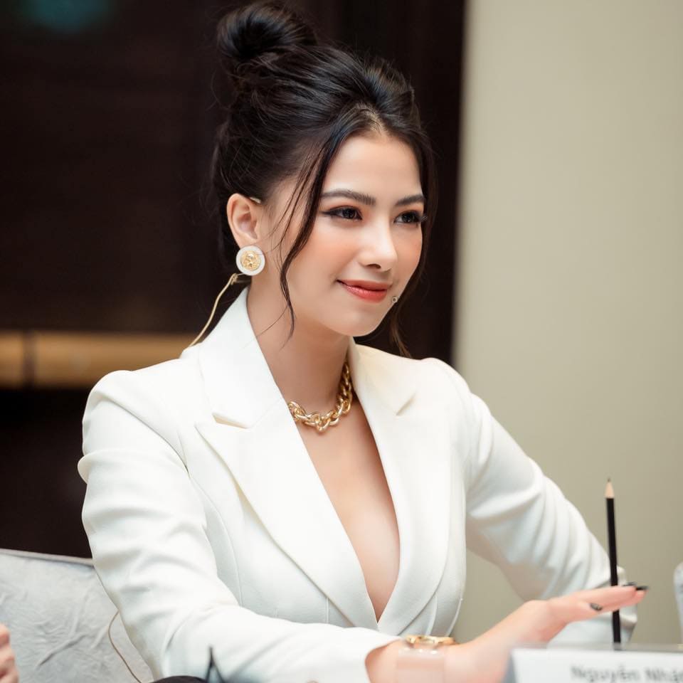 NHẬT ANH NGUYỄN